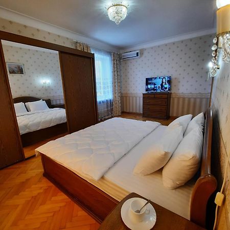 Театральна Квартира У Центрі Полтави Документи Для Відряджень Aparthotel Poltava Exterior photo